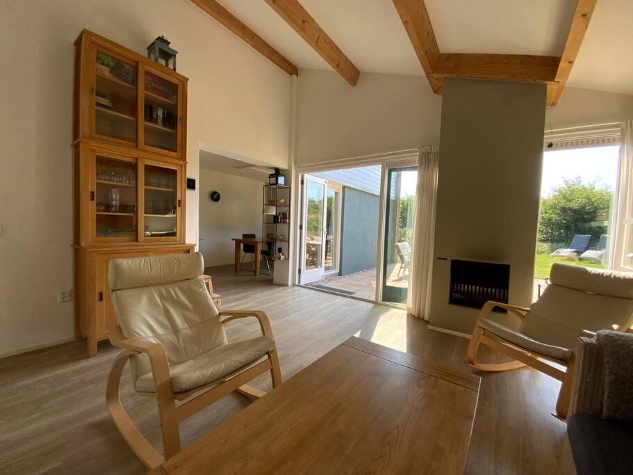 Bungalow In De Prachtige Haagse Duinen! Vakantiehuis